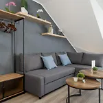 Federnest: Luxury With King Bed & Office Duisburg