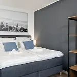 Federnest - Luxus-studio - Kingsize Boxspringbett - Home-office Mit Monitor Und Drucker - 11 Min Hbf *