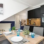 Apartment Federnest: Luxury With King Bed & Office *