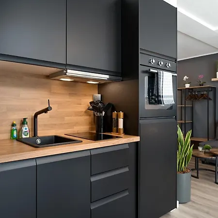 Apartment Federnest: Luxury With King Bed & Office