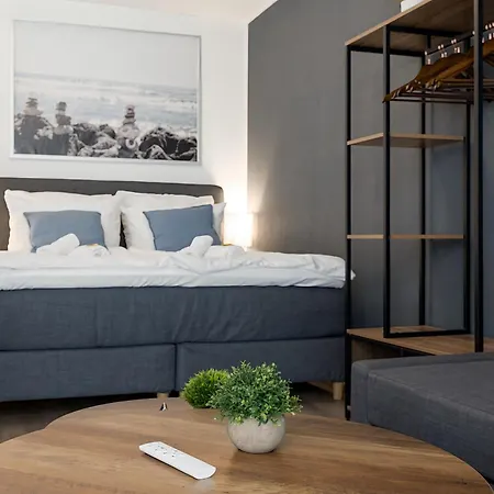 Federnest - Luxus-studio - Kingsize Boxspringbett - Home-office Mit Monitor Und Drucker - 11 Min Hbf *