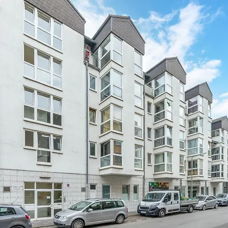 Apartment Federnest: Luxury With King Bed & Office Duisburg