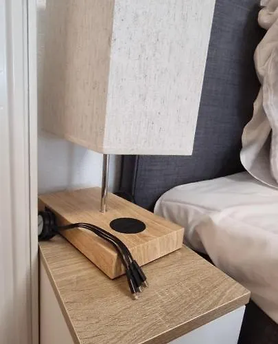 Federnest - Luxus-studio - Kingsize Boxspringbett - Home-office Mit Monitor Und Drucker - 11 Min Hbf דירה דיסבורג