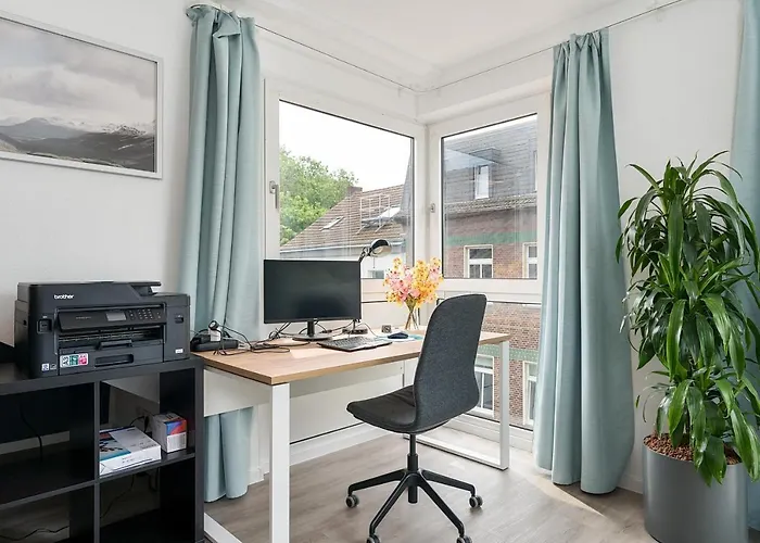 Apartment Federnest: Luxury With King Bed & Office